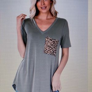 Zenana animal print pocket v-neck tee